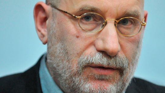 Rusia condena en rebeldía a 14 años de prisión al escritor exiliado Boris Akunin