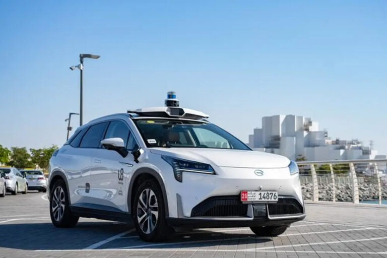 Uber pondrá a rodar 20.000 robotaxis