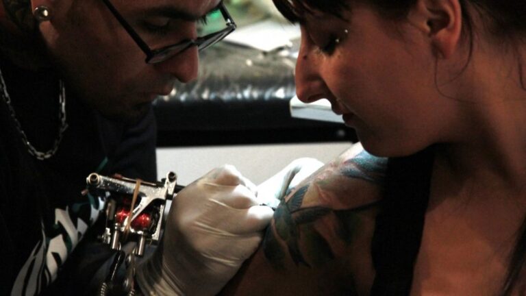 Rosario ya tiene su escuela de tatuadores de formación gratuita y para todo público