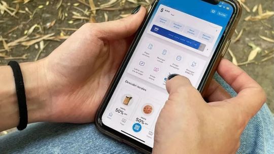 Mercado Pago permite comprar dólar oficial desde su app: a qué precio lo vende