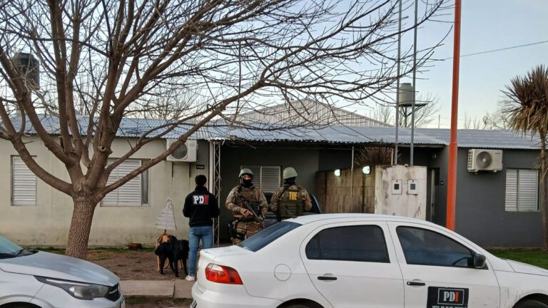 Múltiples allanamientos por extorsiones y amenazas planeadas desde la cárcel de Piñero