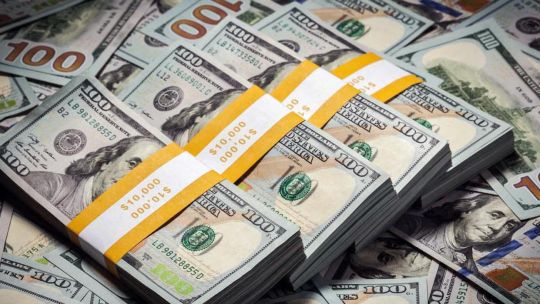 El dólar subió 80 pesos en la que fue la peor semana del nuevo esquema cambiario