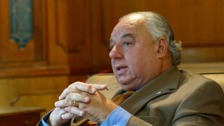 Video: así le robaron el celular en Santa Fe a Rafael Gutiérrez, ministro de la Corte Suprema provincial