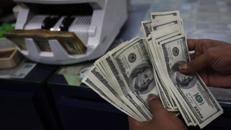 El dólar blue se consolida como el más barato del mercado: a cuánto cerró este martes en Rosario