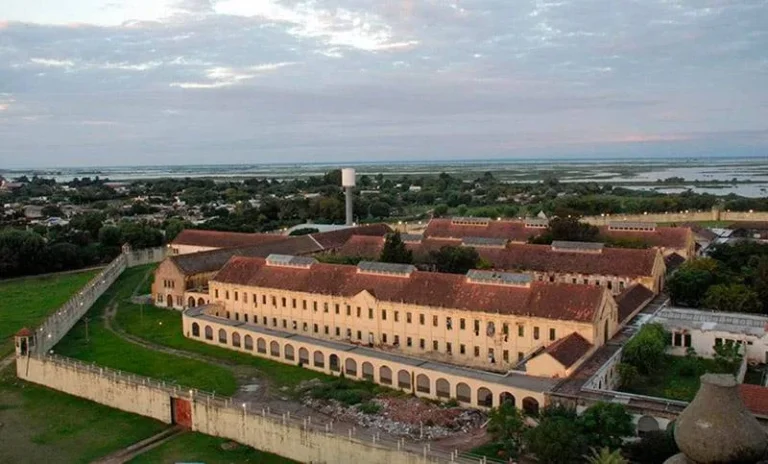 Rosario: dos integrantes de una banda narco volverán a la cárcel tras revocarse su prisión domiciliaria