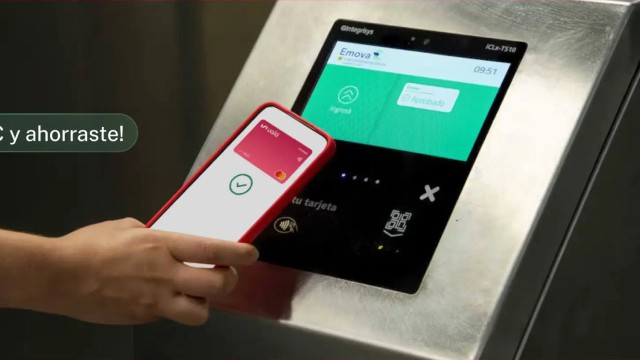 El uso de tarjetas y celulares para pagos sin contacto se expande con el transporte público