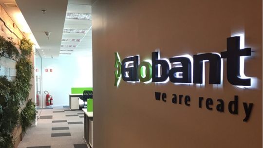 Las acciones de Globant se derrumban 17% en Wall Street tras un resultado contable negativo