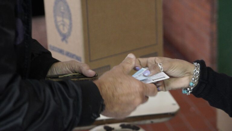 Elecciones 2025: frenético cierre de listas en Santa Fe de cara al 26 de octubre