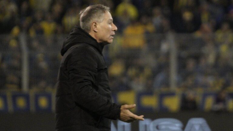 La racha negativa por la que atraviesa Ariel Holan en Central, justo en la previa del clásico