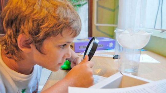 Kits de ciencias, robótica, y juegos de mesa, entre las opciones más destacadas para regalar