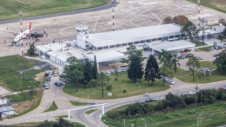 El aeropuerto de Sauce Viejo suma vuelos y tendrá más frecuencias a Buenos Aires