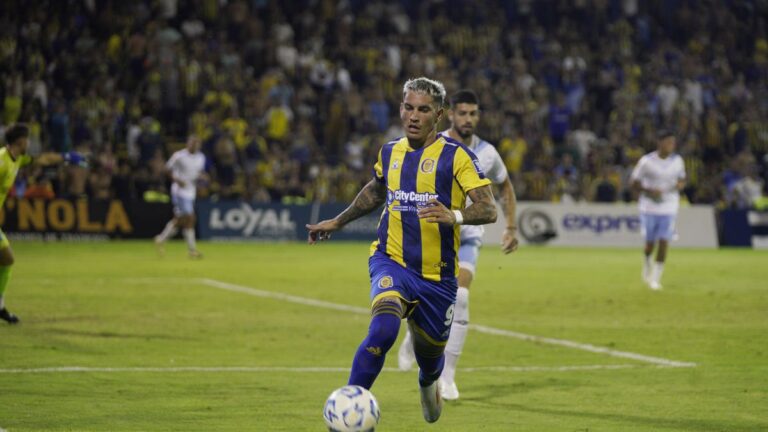 Central ensayó con el doble nueve, un esquema que Holan repetiría en el clásico ante Newell’s