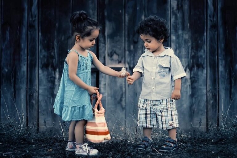 Autoestima alta: estas son las bases para una crianza vertical y respetuosa