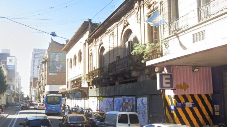 Autorizan la demolición de la antigua casona de calle Corrientes junto al ex-Cine Imperial