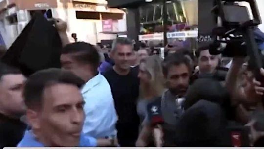 Hubo incidentes en un acto electoral de Karina Milei y Martín Menem en Corrientes