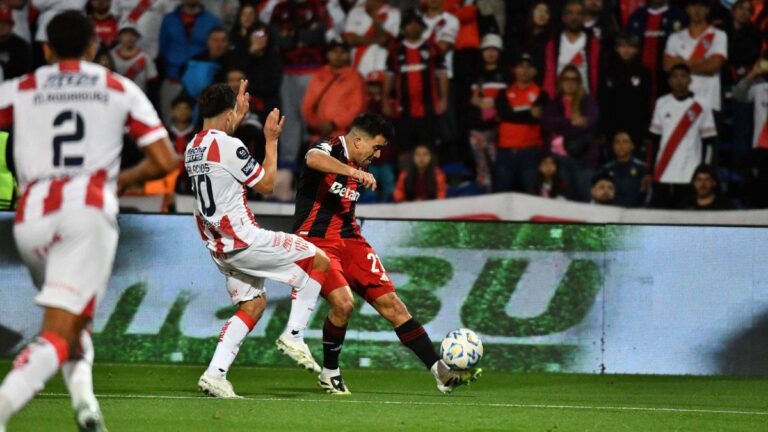 River se hizo fuerte en los penales ante Unión y se metió en cuartos de final