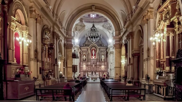 Reforma constitucional: malestar de la Iglesia Católica por no ser incluida en el texto