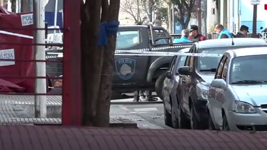 Tiros y muerte en La Boca: un policía mató a un hombre que quiso sacarle el arma