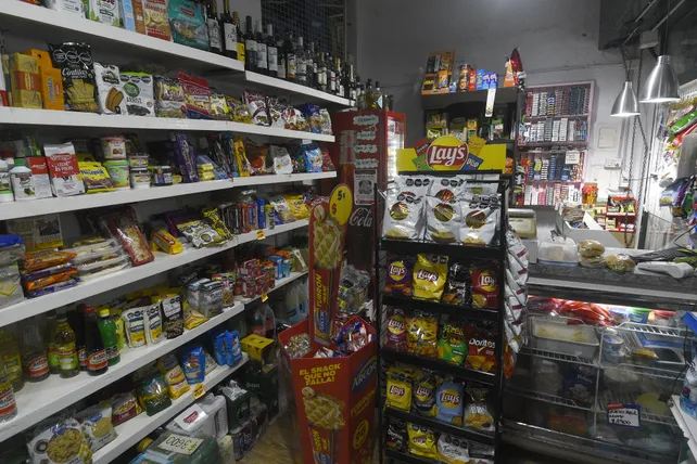 Almaceneros de Rosario: ?Después del 20 no entra un peso?