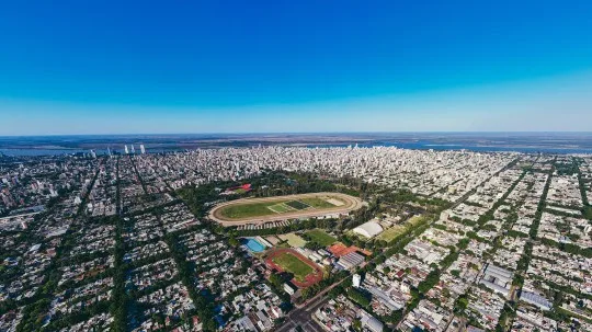 Rosario proyecta su futuro con datos: análisis del crecimiento poblacional y radiografía habitacional de la actualidad
