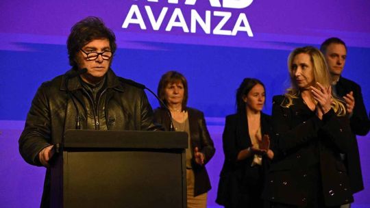 Revelación esotérica: Milei habló de economía moneraria con el gato de un amigo