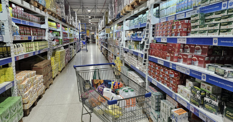 La inflación se mantuvo en 1,9% en agosto y llega a 19,5% en lo que va del año