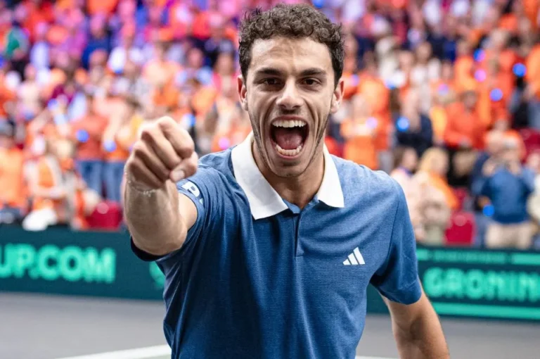 Copa Davis: Argentina tuvo un inicio ideal frente a Países Bajos y quedó muy cerca de meterse en la Finales que se jugarán en Bologna