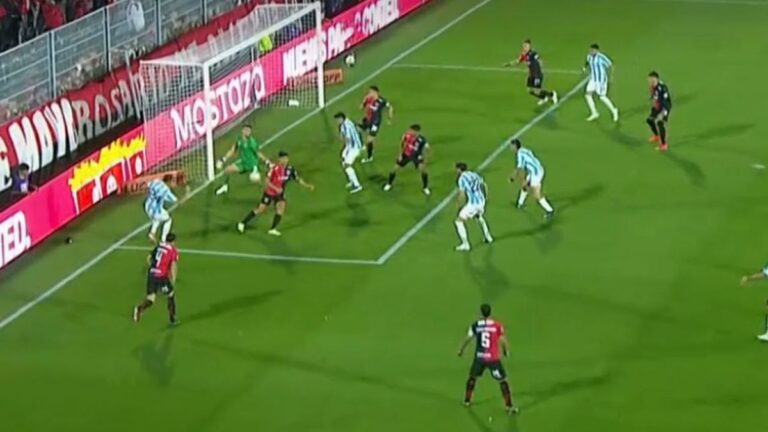 Tres salvadas al hilo de Juan Espínola para evitar que Newell’s empiece torcido ante Atlético Tucumán