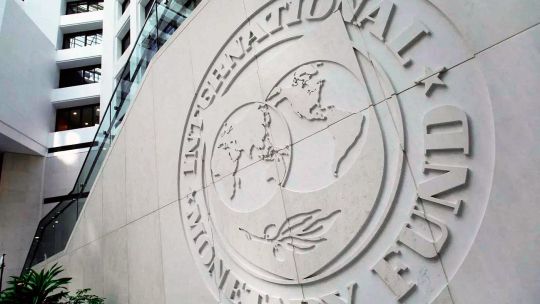 Se reaviva el debate por súper-IVA en medio de la turbulencia cambiaria