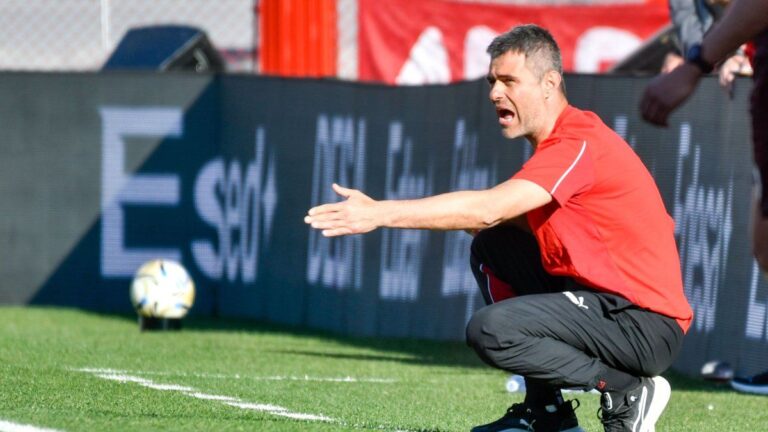 Bajo insultos y silbidos, Independiente perdió ante Banfield y se quedó sin técnico