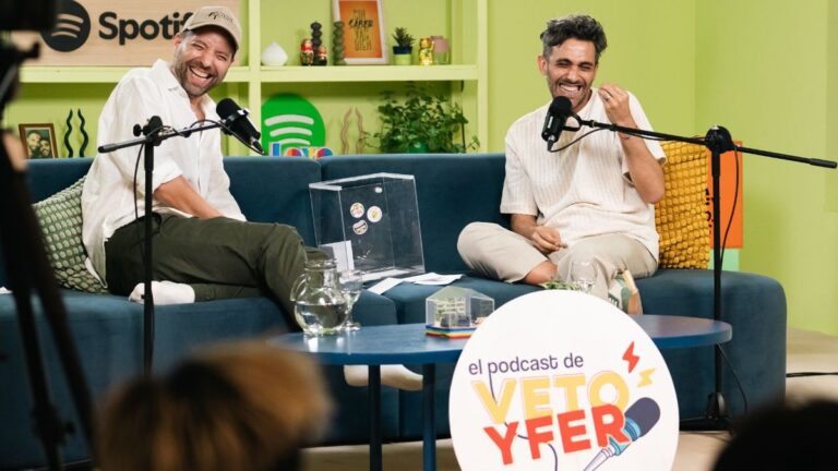 Veto y Fer, la pareja que llegó al número 1 de Spotify a fuerza de amor y humor