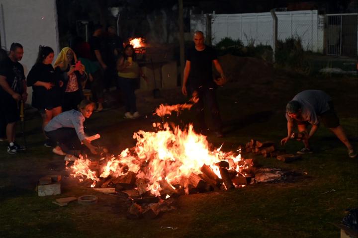 Quema a cielo abierto del Taller de Cerámica de La Guardia