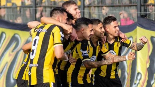 Cómo quedó la tabla a dos fechas del final en la Primera Nacional