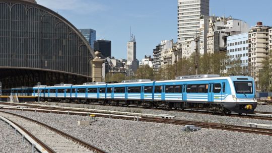 El Ministerio de Capital Humano dictó la conciliación obligatoria y busca normalizar el servicio de trenes en el AMBA