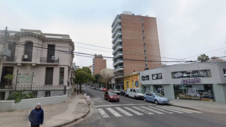 Le mordió el dedo a un policía y le dictaron prisión preventiva por dos meses