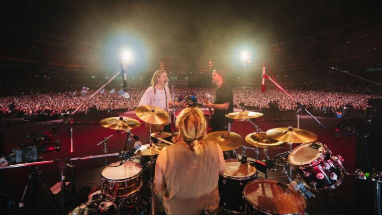 Airbag llenó su tercer River en el año y tuvo a Ricardo Mollo de invitado