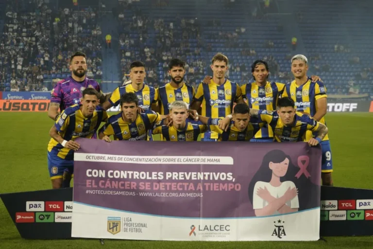 Uno x Uno auriazul: Juan Cruz Komar y Ángel Di María, los puntos más altos del Canalla en la noche con sonrisa en Liniers