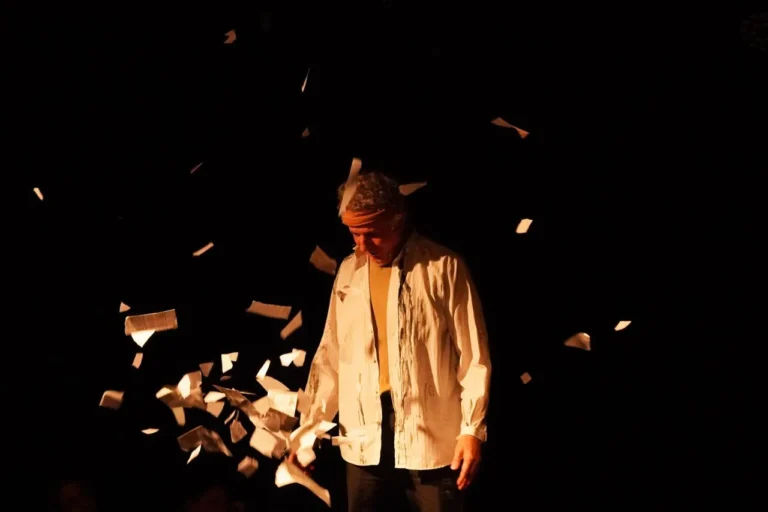 Luego de su gira por España y de sus funciones porteñas, Desde cachorro está de regreso en la cartelera local