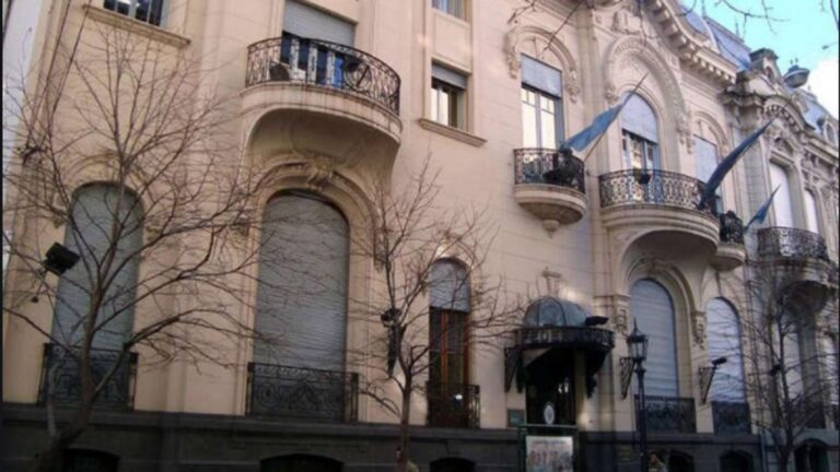 Los escribanos salen a asesorar gratuitamente a la comunidad en temas notariales