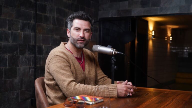 En medio del escándalo, bajaron al Dr. Chinaski de la Feria del Libro de Venado Tuerto