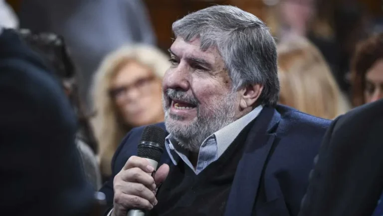 Hacen lo que se les cantan las pelotas: un senador del PJ cruzó a Patricia Bullrich en el debate de la reforma laboral