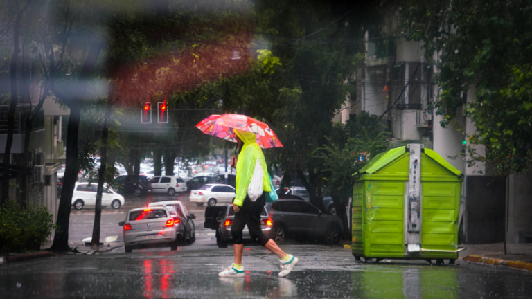 El calor se va por un rato: emiten un alerta amarillo por tormentas para Rosario