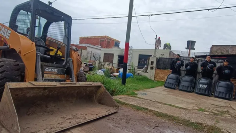 Tirotearon tres veces un pasillo donde funcionó un búnker de drogas