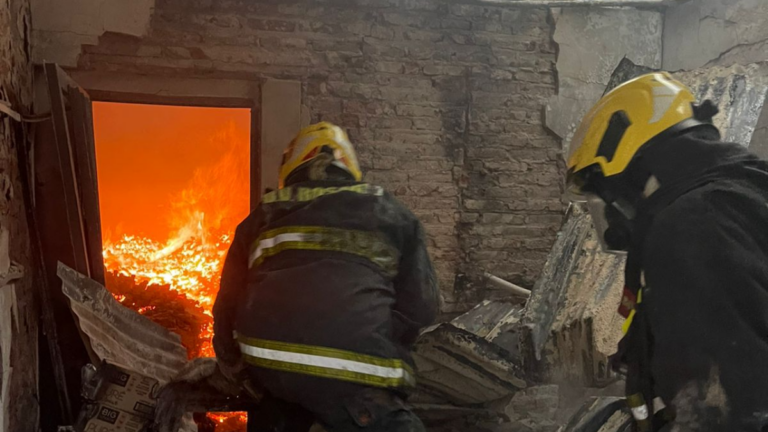 Segundo incendio de un galpón en menos de 24 horas: sospechan acto intencional