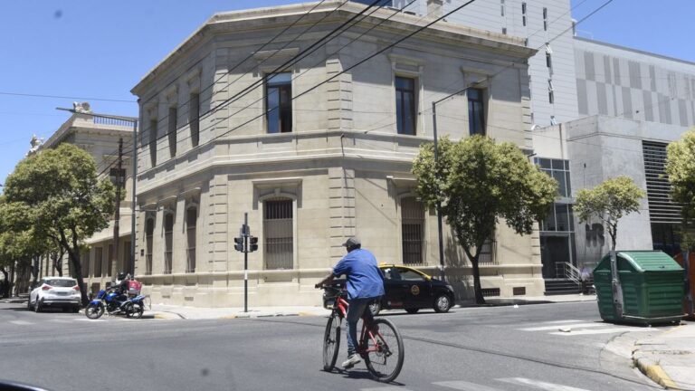 Barrio España y Hospitales, donde los superhéroes salvan vidas