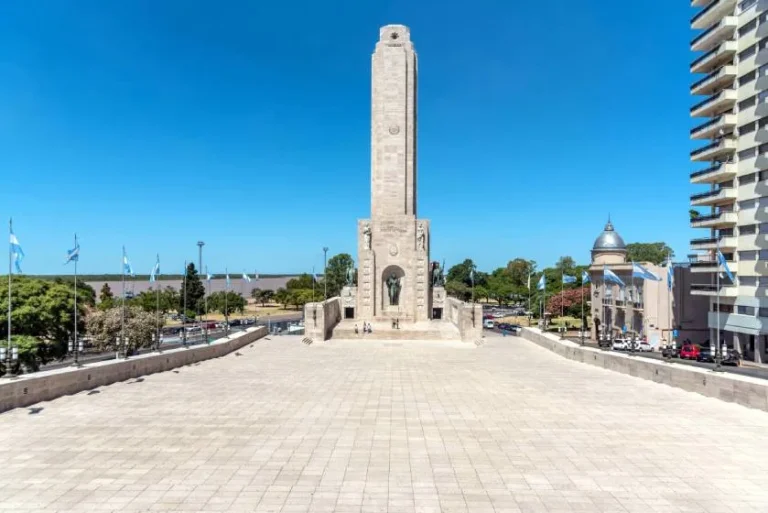 Restauración patrimonial en el Monumento: se realizarán en la Sala de las Banderas, los miradores de la Torre y el ascensor