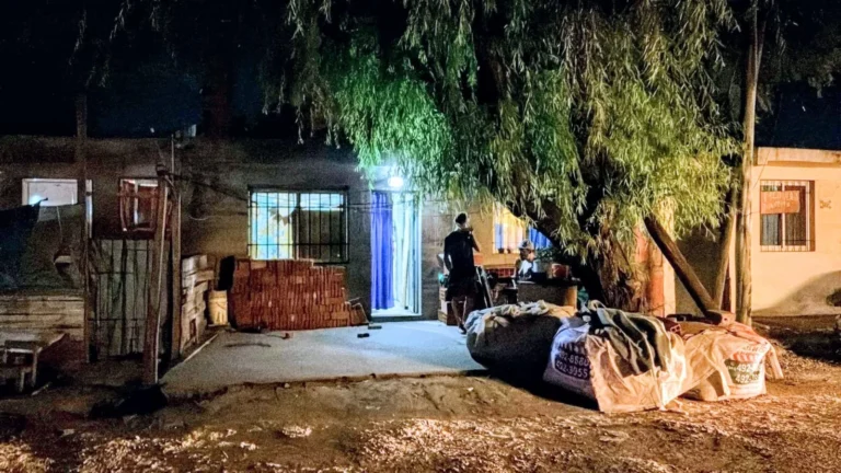 Villa Gobernador Gálvez: balearon en la cabeza a un muchacho de 28 años