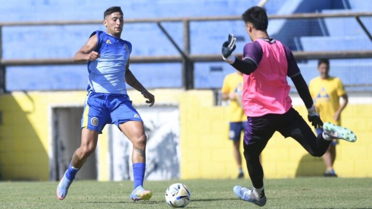 Se define la novela de la repesca: Veliz jugó el amistoso de Central y Tottenham está en caída libre