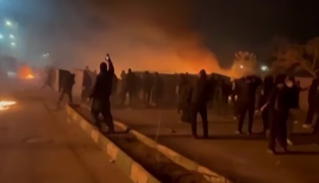 Irán cerró su espacio aéreo en plena tensión con Estados Unidos y Trump reaccionó