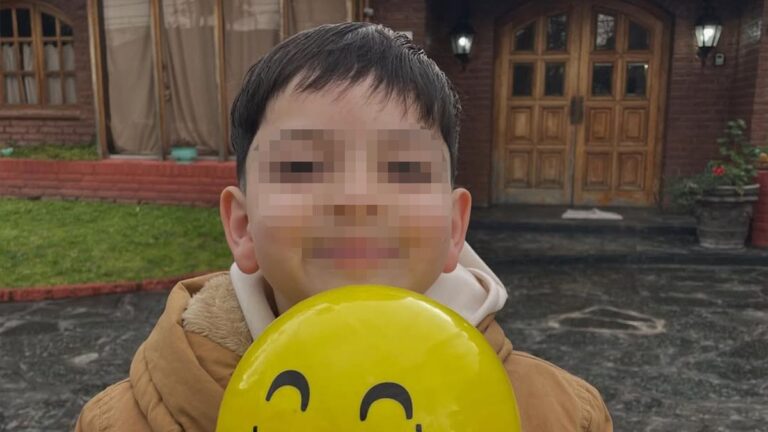 Bastian tuvo leves mejorías: abrió los ojos y respondió a estímulos